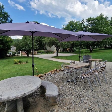 Lodge Tente Les Pommiers Glamping O Rendez-Vous En Demi-Pension Roquefeuil Exterior photo